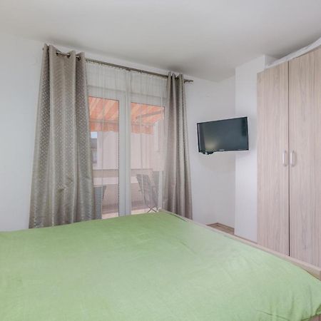 Apartment Stella Di Mare Krk Town Exteriör bild